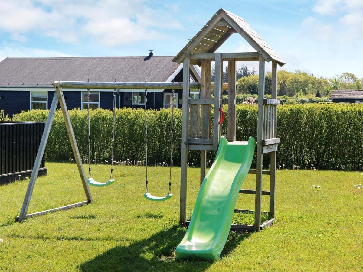 8 Person Holiday Home In Hadsund エクステリア 写真