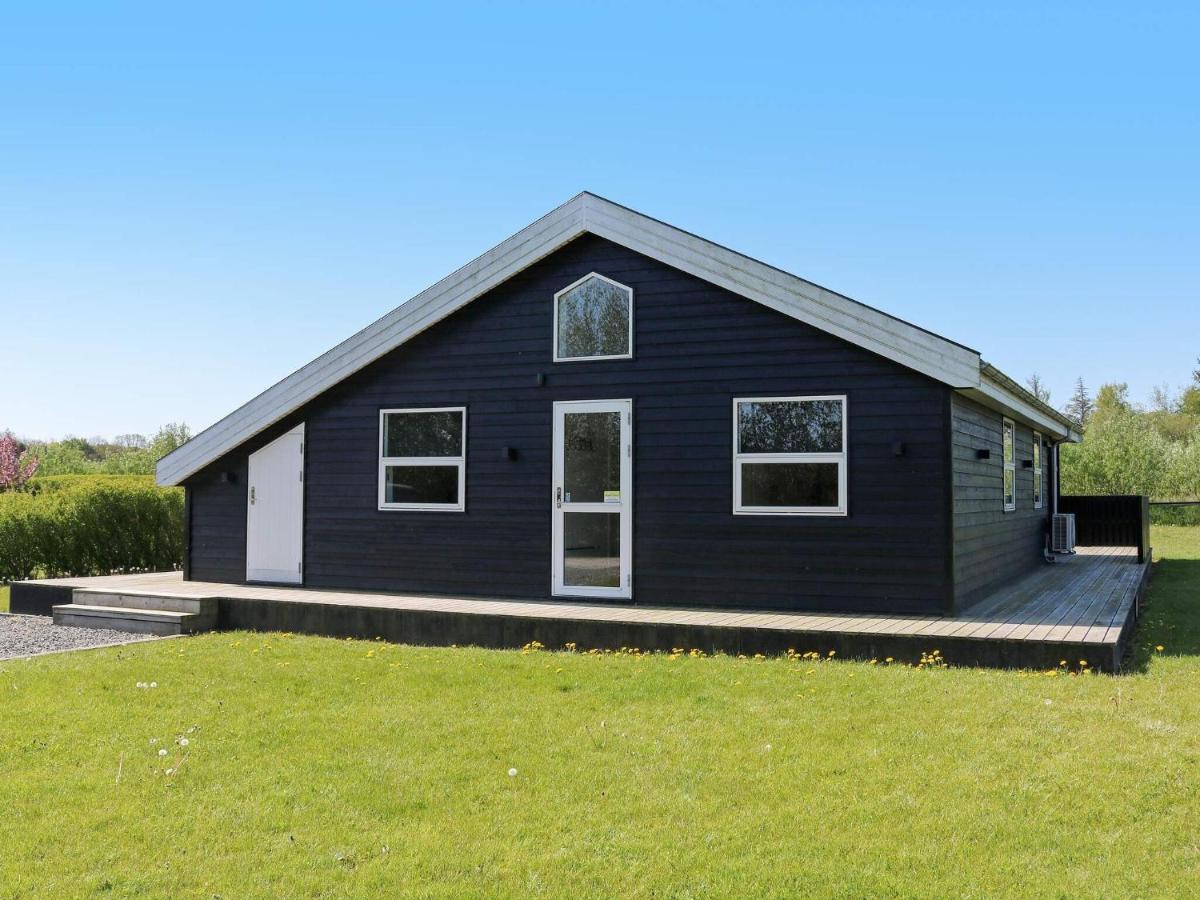 8 Person Holiday Home In Hadsund エクステリア 写真